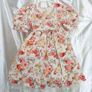Girls floral pretty spring/summer dress 4